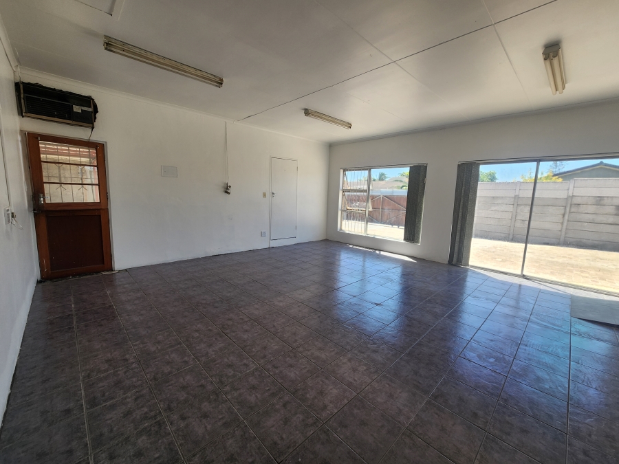To Let 3 Bedroom Property for Rent in Mabille Park Western Cape